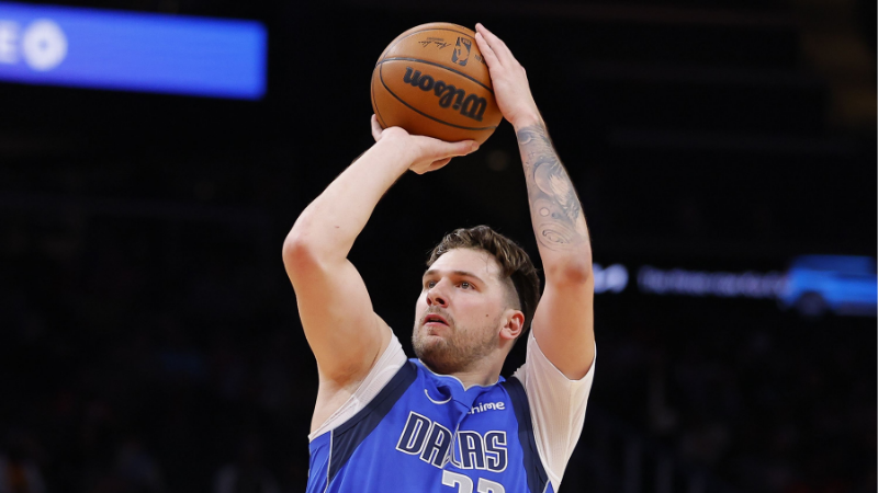 Màn bùng nổ ghi điểm của Luka Doncic: Kyrie Irving bật mí khoảnh khắc kinh ngạc
